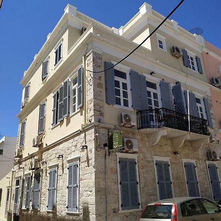 Fiera Guesthouse إرموبولّي المظهر الخارجي الصورة